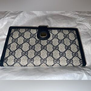 Authentic Gucci wallet